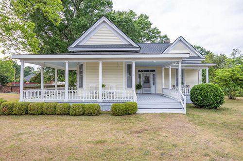 130 Calhoun St, Johnston, SC, 29832-1311 | Card Image