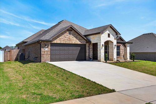 817 Blackthorn Dr, Carl Junction, MO, 64834-8437 | Card Image