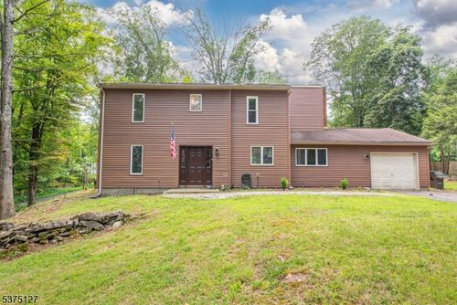 907 Fairview Lake Rd, Newton, NJ, 07860-4222 | Card Image
