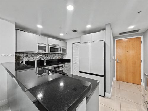 1003-253 Ne 2nd St, Miami, FL, 33132-2290 | Card Image