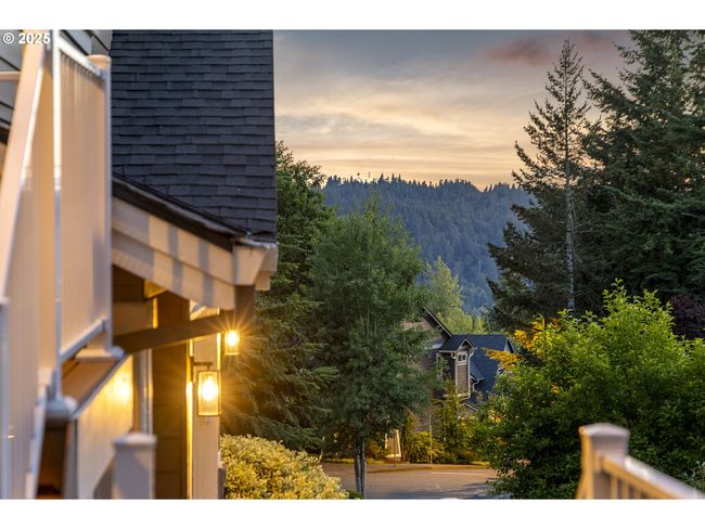 23073 Bland Cir, House other with 5 bedrooms, 3 bathrooms and 3 parking in West Linn OR | Image 41