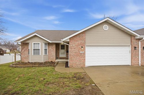 a-1335 Poplar St, Highland, IL, 62249-2141 | Card Image