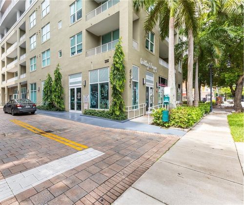 ph103-3180 Sw 22nd Ter, Miami, FL, 33145-3106 | Card Image
