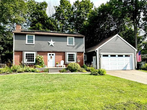 8 Marguerite St, Keene, NH, 03431-5218 | Card Image