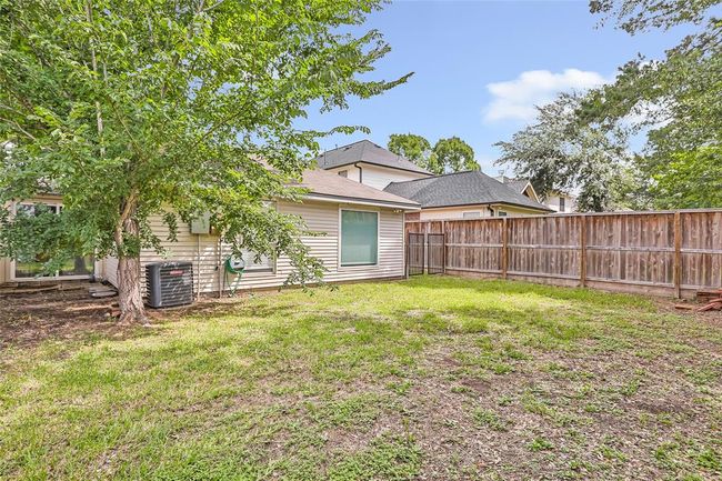 Nice size back yard | Image 5