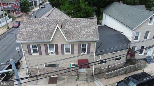 203 W King St, CHAMBERSBURG, PA, 17201-1517 | Card Image