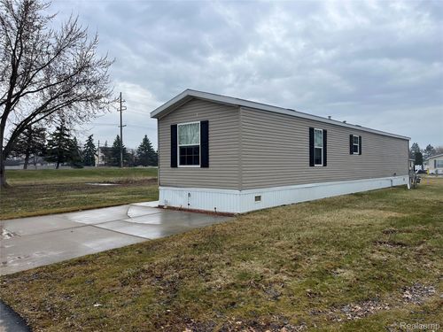 52930 Van Buren Ct, Chesterfield, MI, 48051-2272 | Card Image