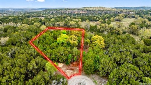 37 Stardust Cir, Wimberley, TX, 78676-2062 | Card Image