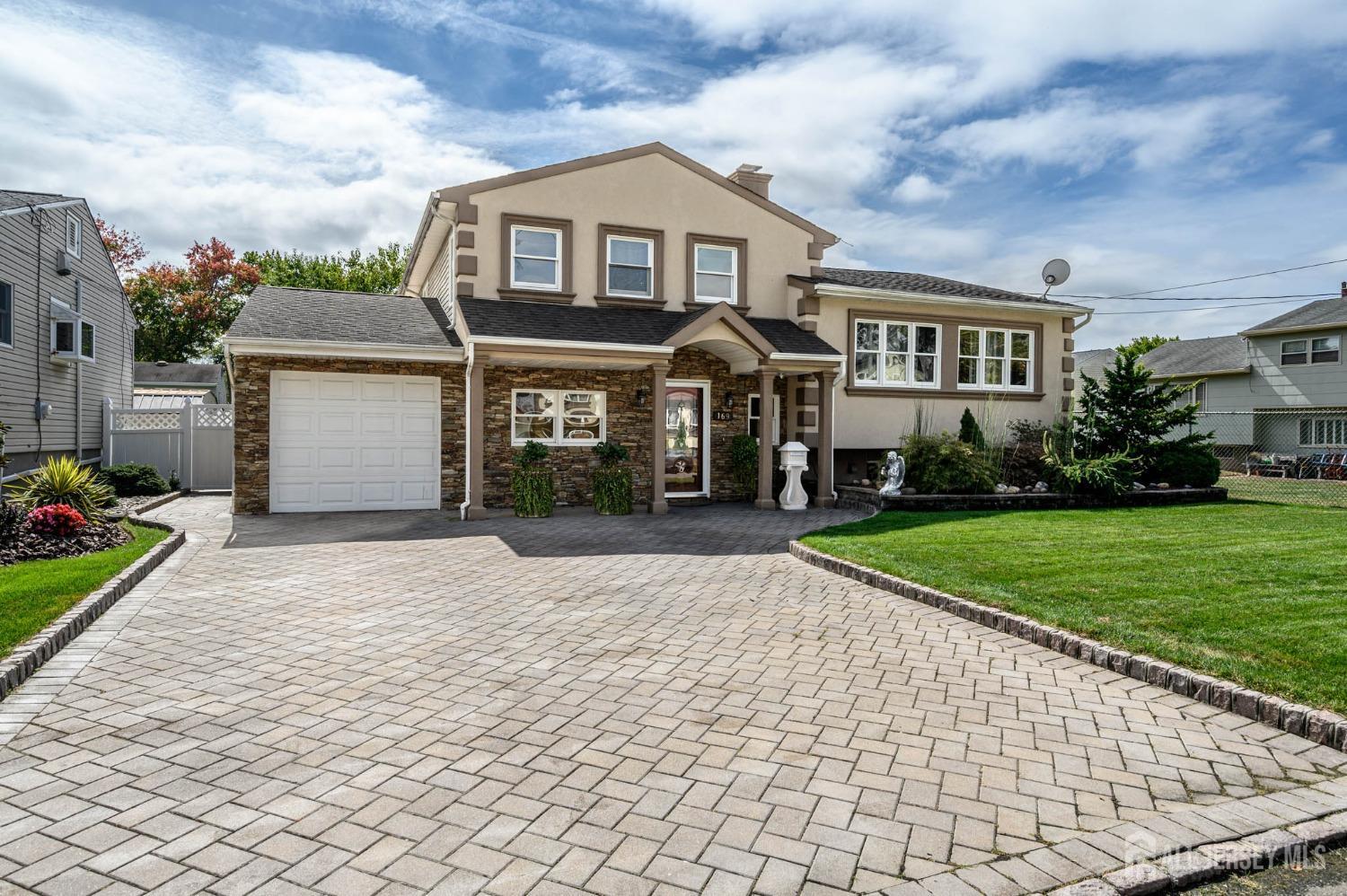 Cypress Dr, Colonia, NJ 07067