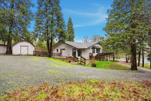 6900 Pleasant Creek Rd, Rogue River, OR, 97537-4765 | Card Image