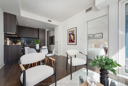 3212-8 The Esplanade, Toronto, ON, M5E0A6 | Card Image