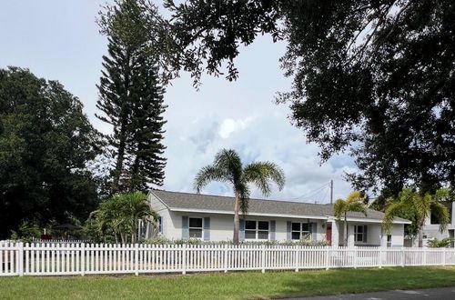 1726 55th St S, GULFPORT, FL, 33707-4152 | Card Image