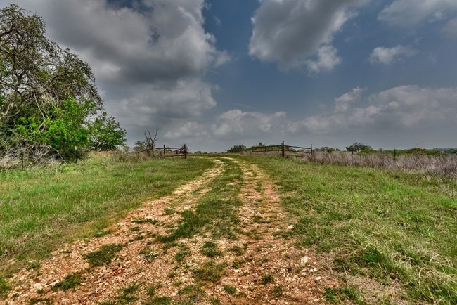 View of yard featuring a rural view | Image 31