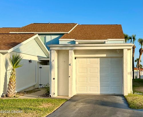 7 Bristol Ln, Ormond Beach, FL, 32176-7751 | Card Image