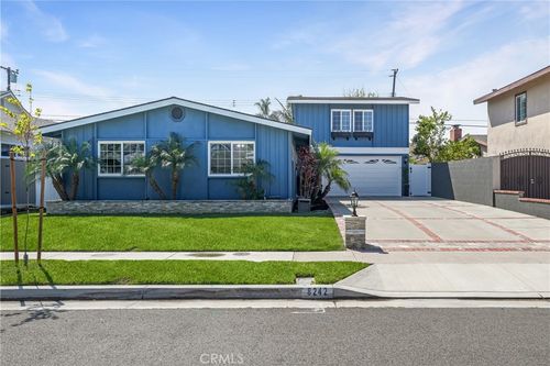 8242 Bryant Dr, Huntington Beach, CA, 92647-4841 | Card Image