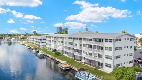 apt-402-455 Paradise Isle Blvd, Hallandale Beach, FL, 33009-5846 | Card Image