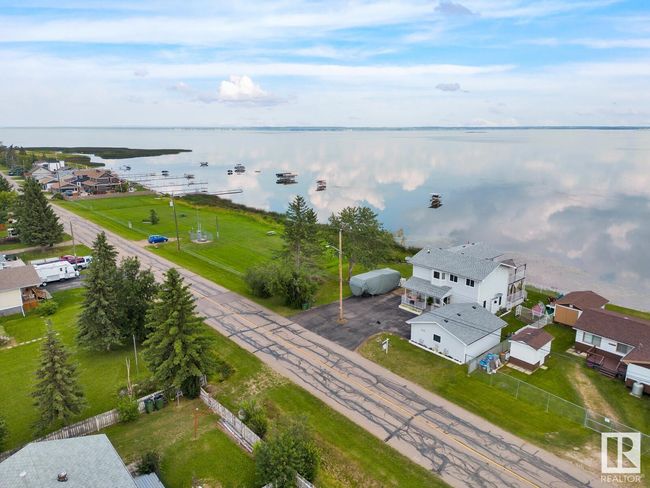 6510 50 Ave, House other with 4 bedrooms, 3 bathrooms and null parking in Alberta Beach AB | Image 49