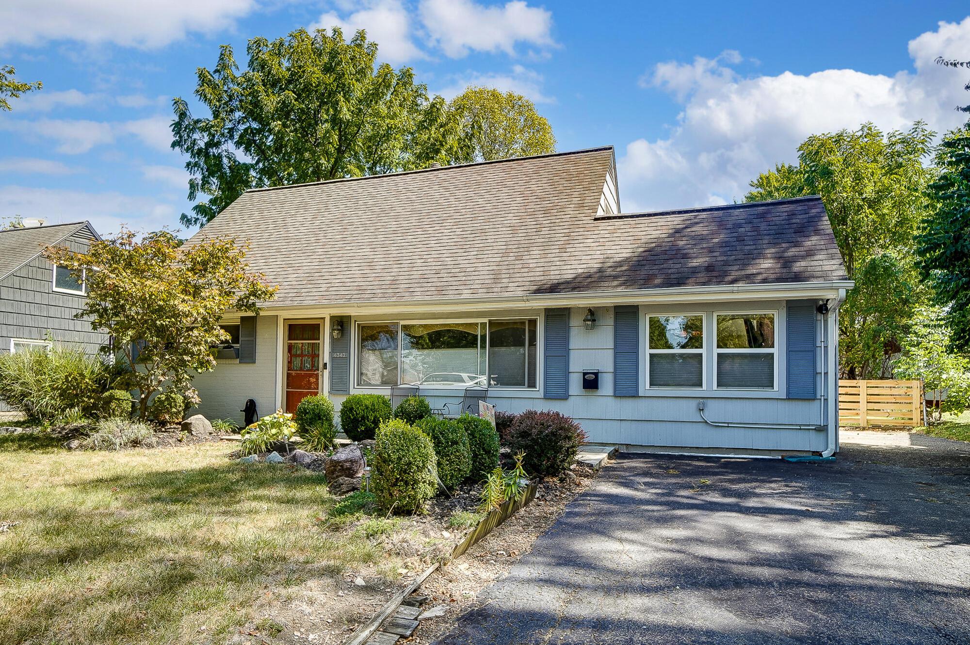 Beechgrove Dr, Grove City, OH 43123