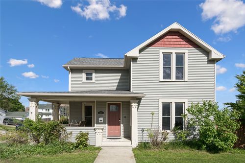 387 11th St, Marion, IA, 52302-4411 | Card Image