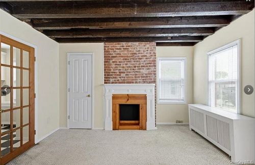 22 School St, Oyster Bay, NY, 11771-2307 | Card Image