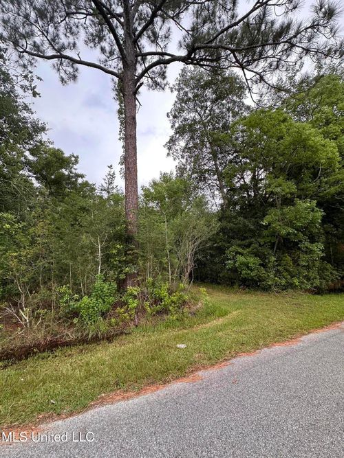 2020 Hastings Road, Gautier, MS, 39553 | Card Image