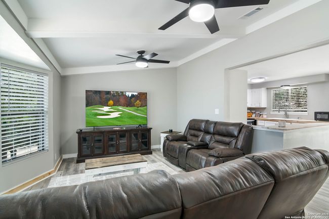 202 Cedar Hill Rd, House other with 3 bedrooms, 2 bathrooms and null parking in Pipe Creek TX | Image 6