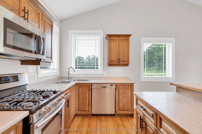 126 Squire Rd, House other with 3 bedrooms, 2 bathrooms and 8 parking in Springbrook ON | Image 12