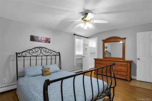 16 Fraternity Ln, Stony Brook, NY, 11790-2710 | Card Image