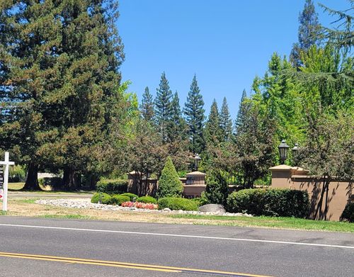9212 Vista Ravine Ct, Loomis, CA, 95650-7105 | Card Image