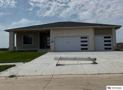 8815 Legacy St, Papillion, NE, 68046-5126 | Card Image