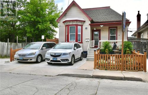 13 Leeming St, Hamilton, ON, L8L5T4 | Card Image