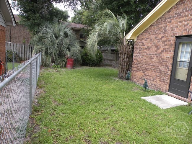 Side yard | Image 18