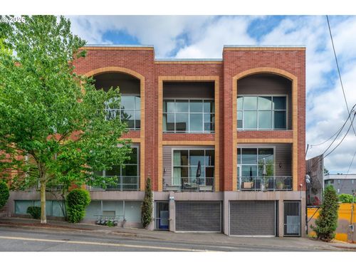 d-2006 Se Morrison St, Portland, OR, 97214-3481 | Card Image