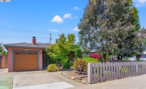 1525 Cottage Grove Ave, San Mateo, CA, 94401-3405 | Card Image