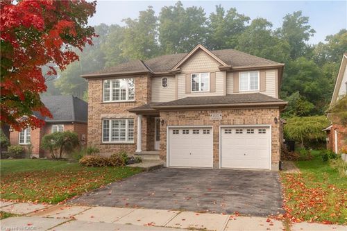200 Mcmeeken Dr, Cambridge, ON, N3C4H2 | Card Image