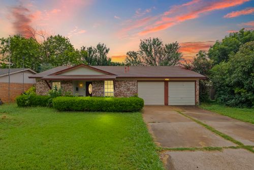 409 Nathan St, Burleson, TX, 76028-5908 | Card Image