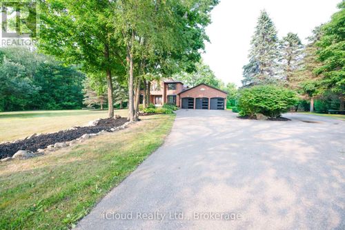 27 Briarwood Dr, Caledon, ON, L7K0N1 | Card Image