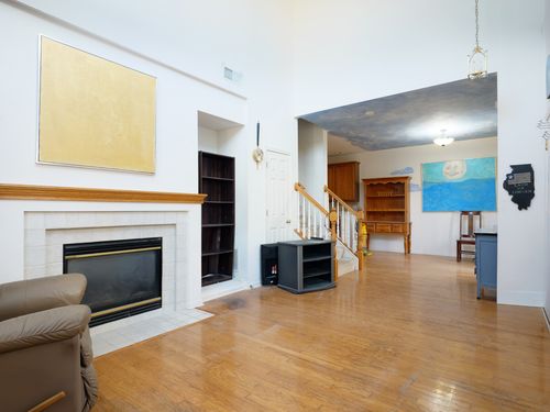 2233 Hillsboro Ct, Aurora, IL, 60503-6733 | Card Image