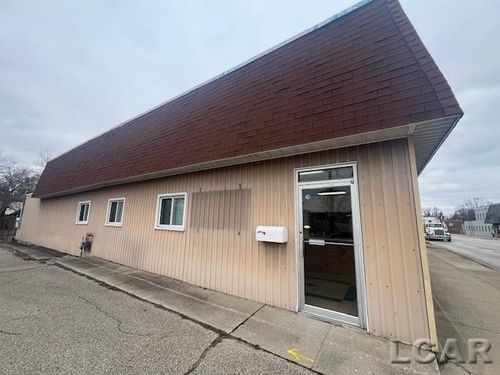 311 W Adrian St, Blissfield, MI, 49228-1204 | Card Image