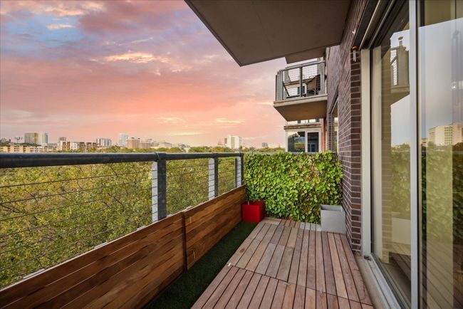APT-401 - 901 W 9 Th St, Condo with 3 bedrooms, 2 bathrooms and null parking in Austin TX | Image 4