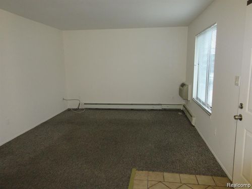 30010 Utica #11 Road, Roseville, MI, 48066 | Card Image
