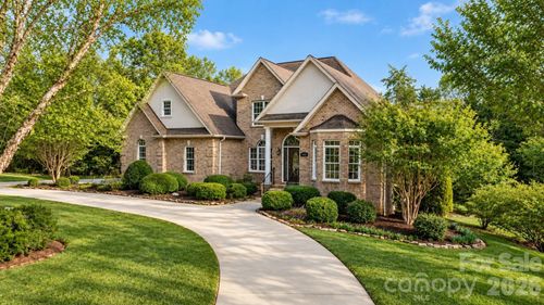 2301 Willow Creek Dr, Newton, NC, 28658-4223 | Card Image