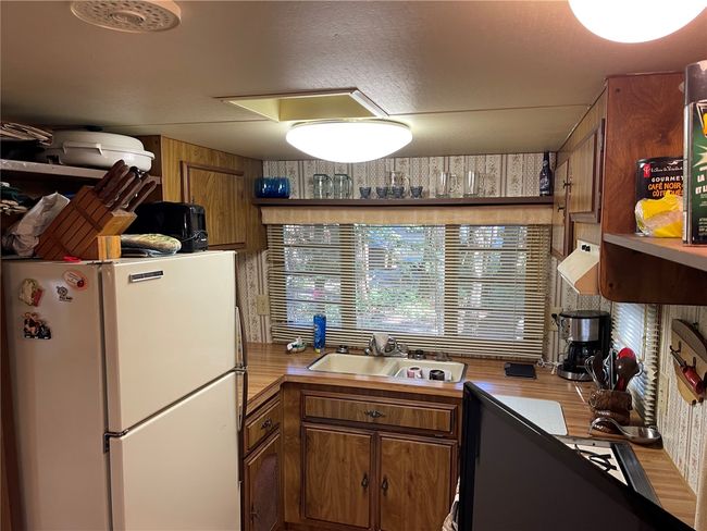 Kitchen area | Image 10