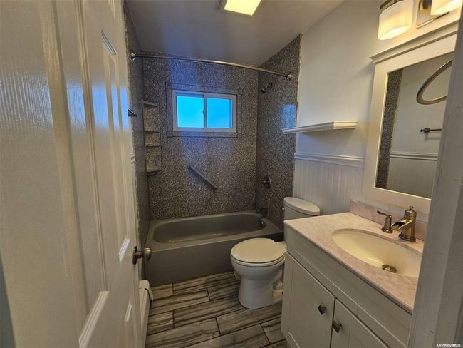 Master Bath with Tub | Image 18