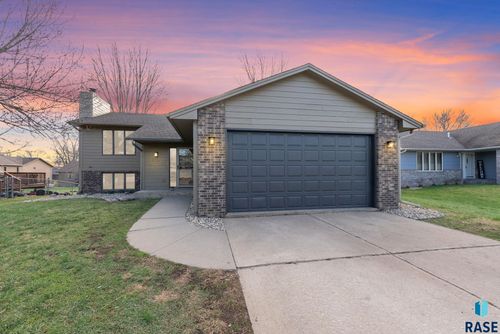 4704 S Nathan Ave Avenue, Sioux Falls, SD, 57103 | Card Image