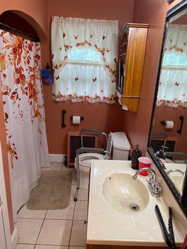 105 Newbury Ave, House other with 3 bedrooms, 1 bathrooms and 3 parking in Woonsocket RI | Image 5