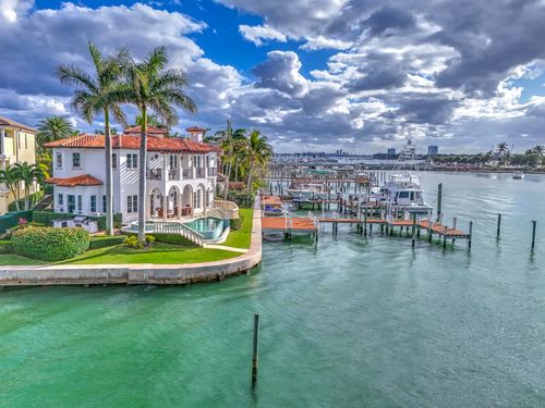2775 Lake Dr, Riviera Beach, FL, 33404-3815 | Card Image