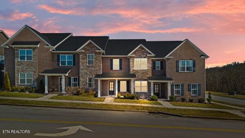 240 Broadberry Ave, Oak Ridge, TN, 37830-3027 | Card Image