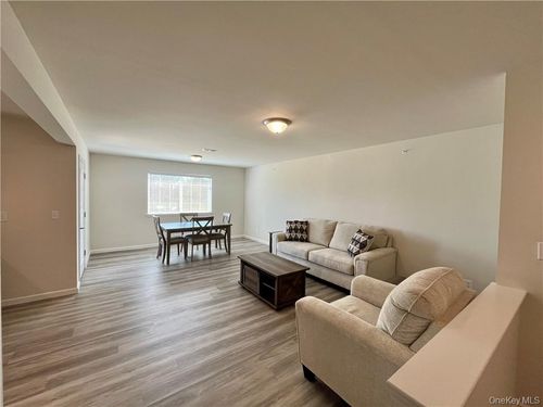 apt-116-206 Golf Links Rd, Middletown, NY, 10940-3582 | Card Image