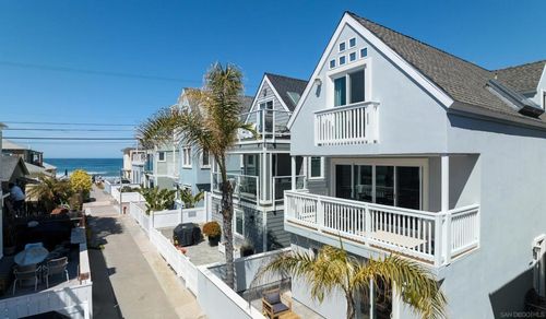724 Seagirt Ct, San Diego, CA, 92109-7017 | Card Image